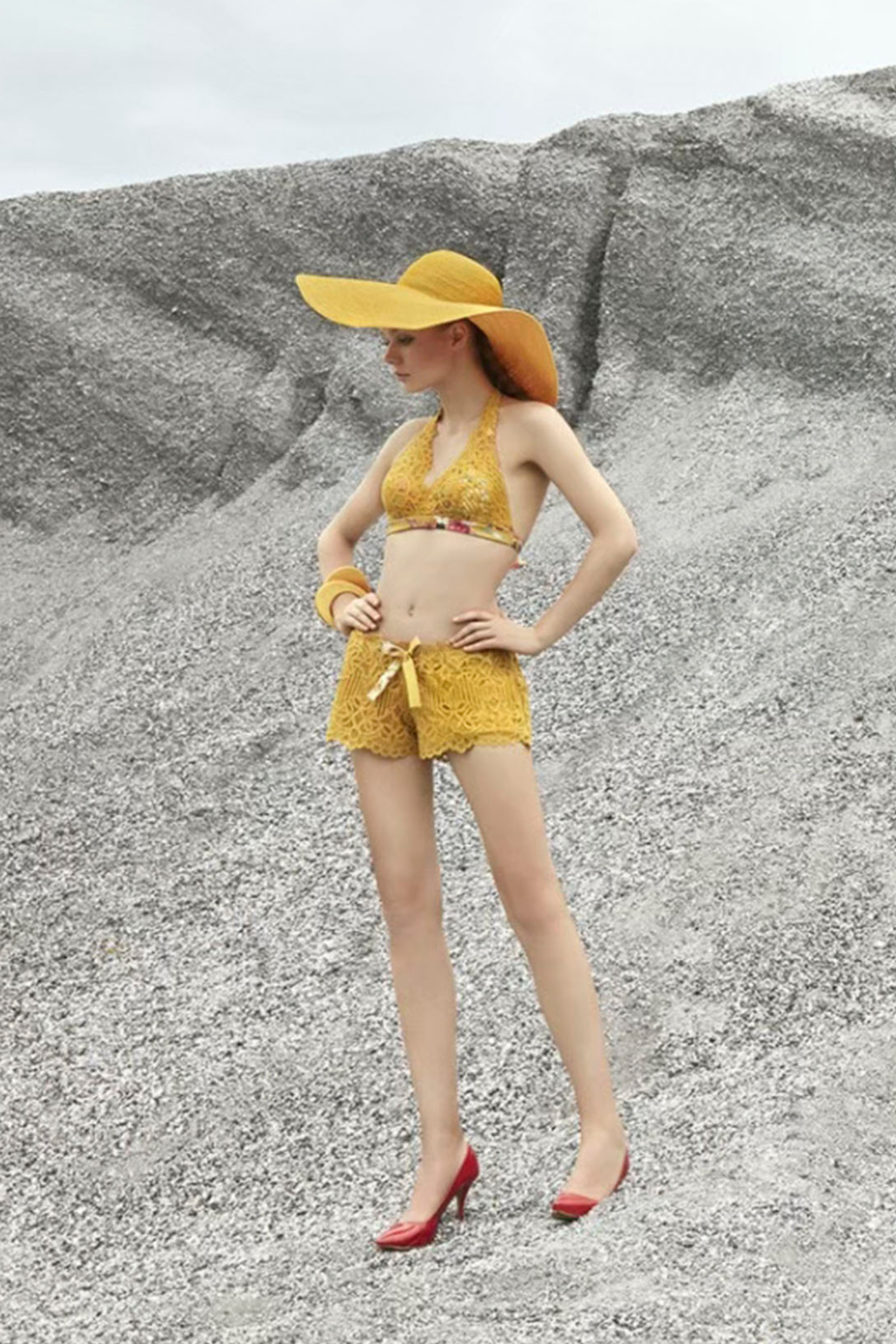 Biustonosz do bikini FLOWERS MUSTARD